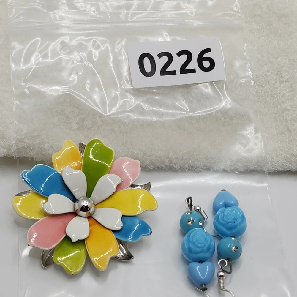 Vintage Enamel Flower Brooch Sarah C & Blue Rose Heart Earrings Mod Pop Art 60s‎